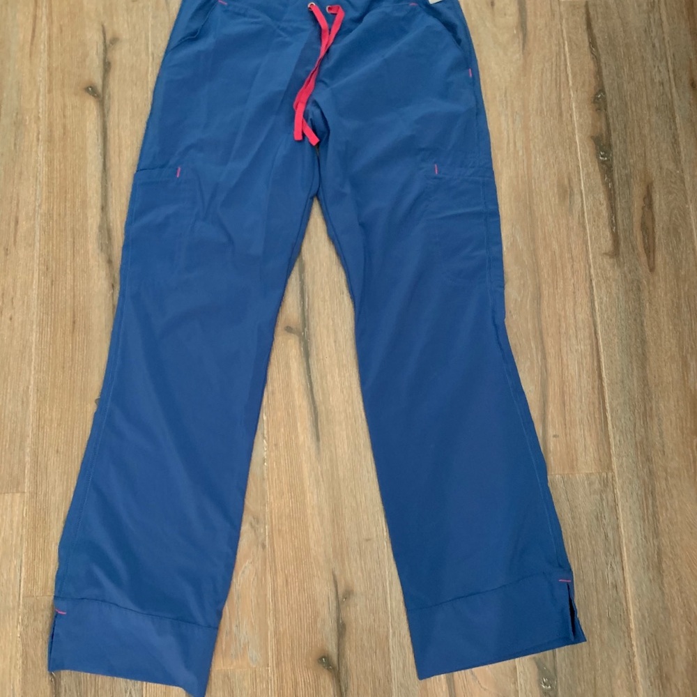 Small smitten scrub pants